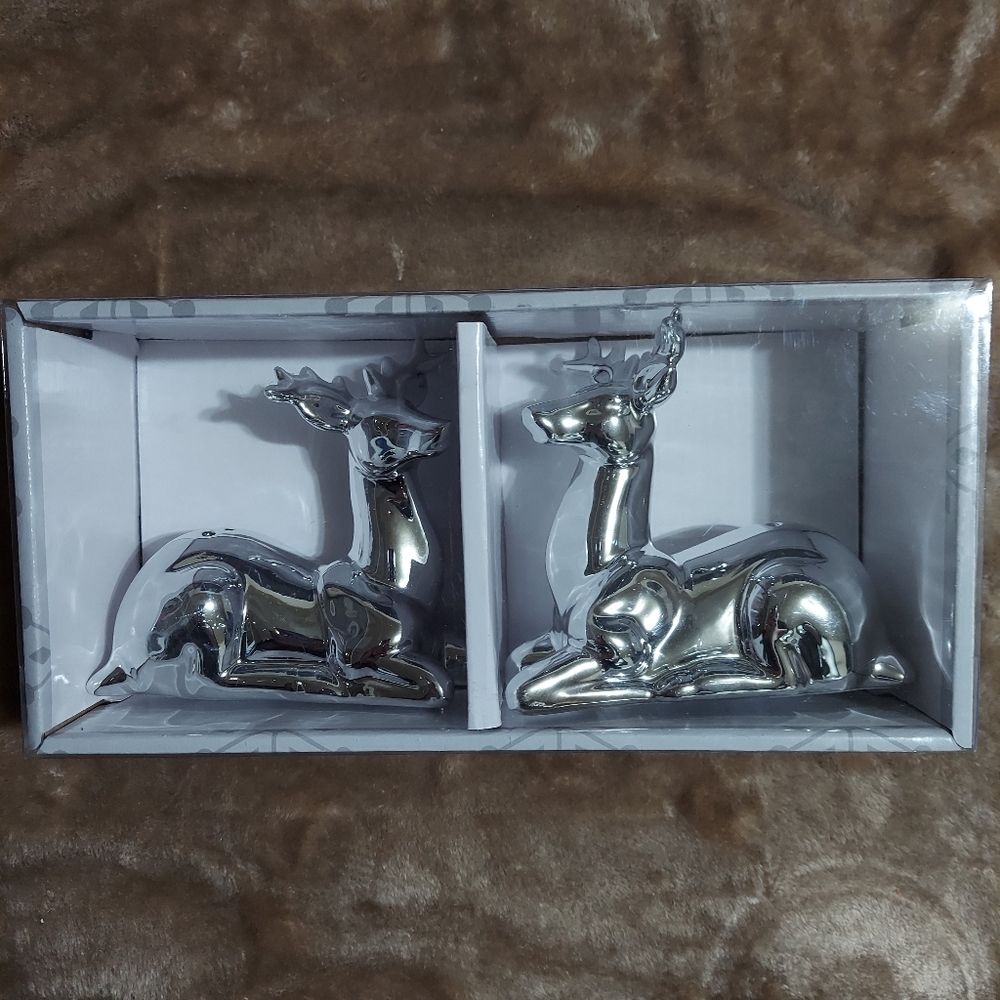 Beautiful Reindeer Salt & Pepper Shakers